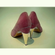 Высота каблука -  9 см.